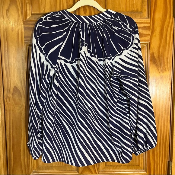 Lilly Pulitzer 100% Silk Blouse Shell Striped navy blue Size Small - Picture 5 of 8